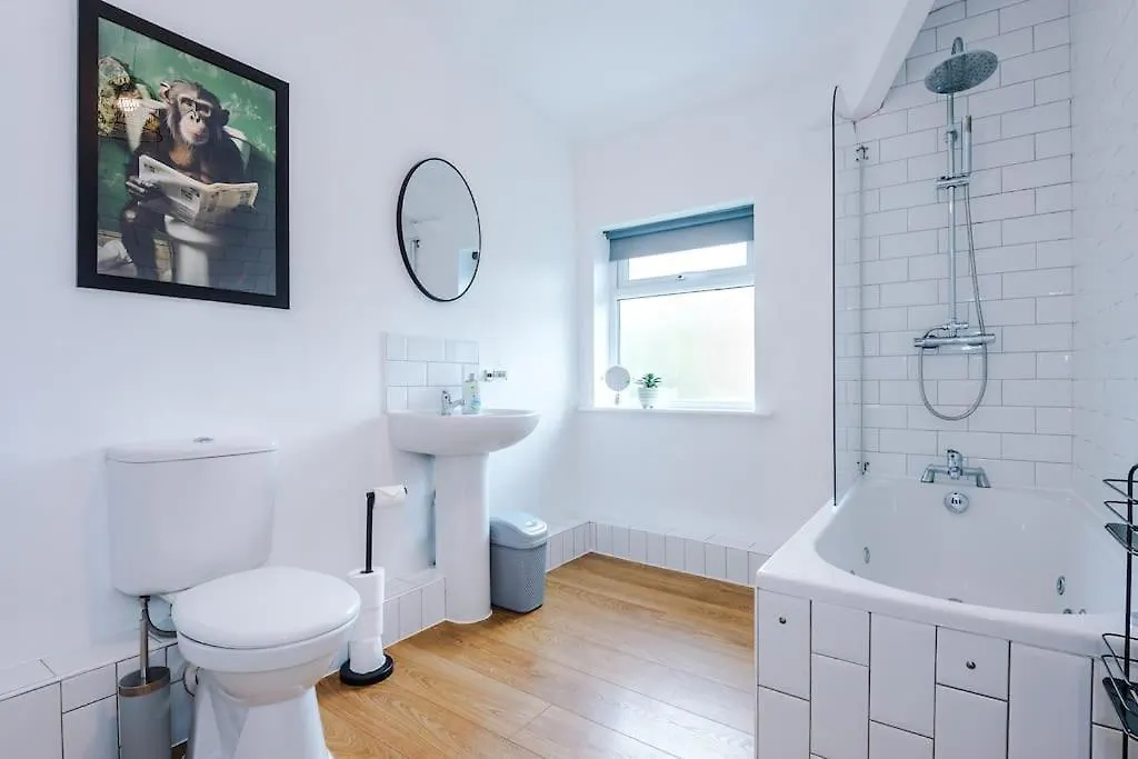 Cosy And Inviting Chester Home