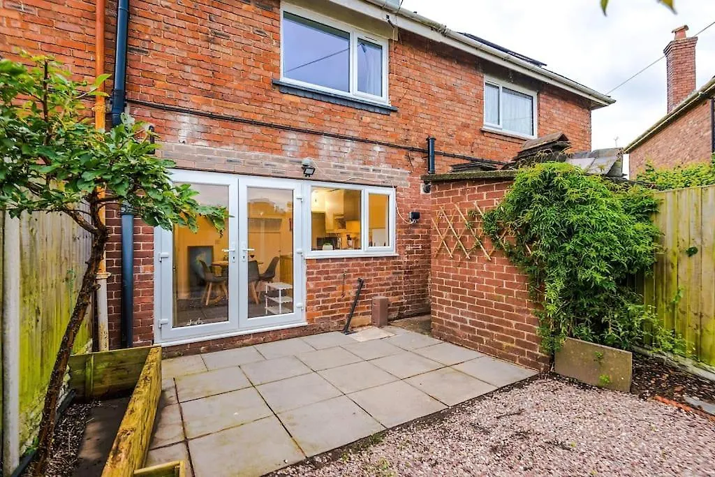 Cosy And Inviting Chester Home