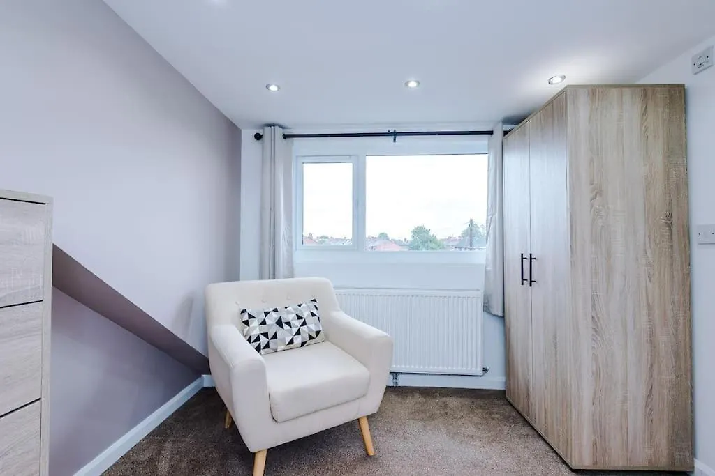 Cosy And Inviting Chester Home